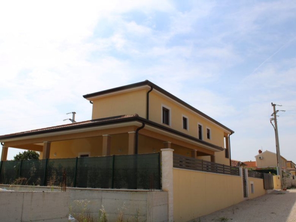 Haus mit Pool in Kaštel